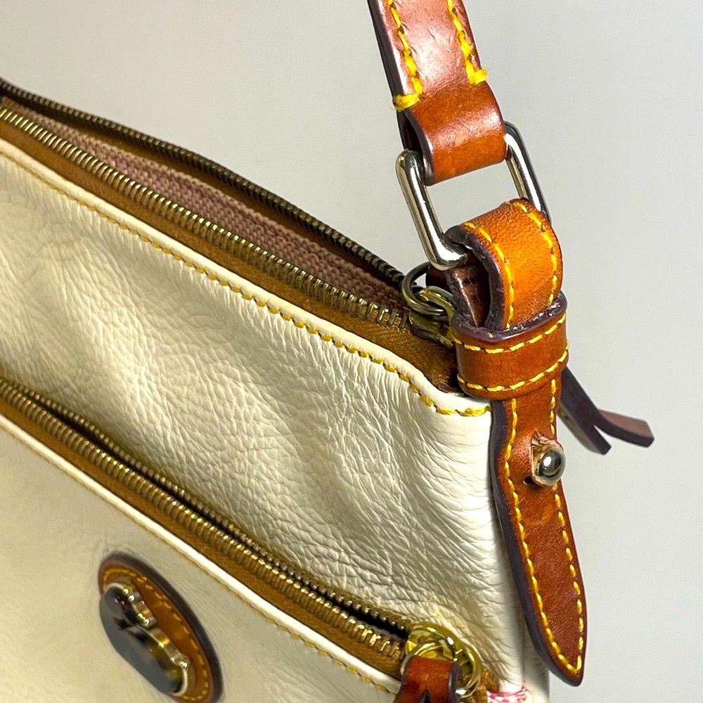 Dooney & Bourke Cream and Brown Leather Small Letter Carrier Shoulder Bag EUC - Picture 7 of 16
